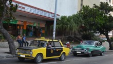 比較的交渉しやすい、キューバの小型ライセンスタクシー